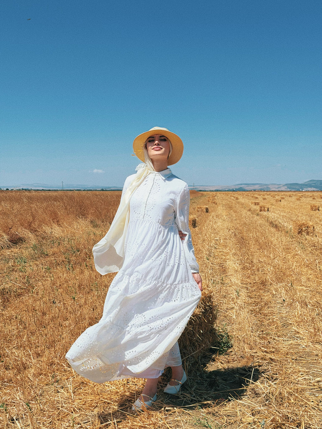 Robe en Broderie Anglaise – Voile de Coton