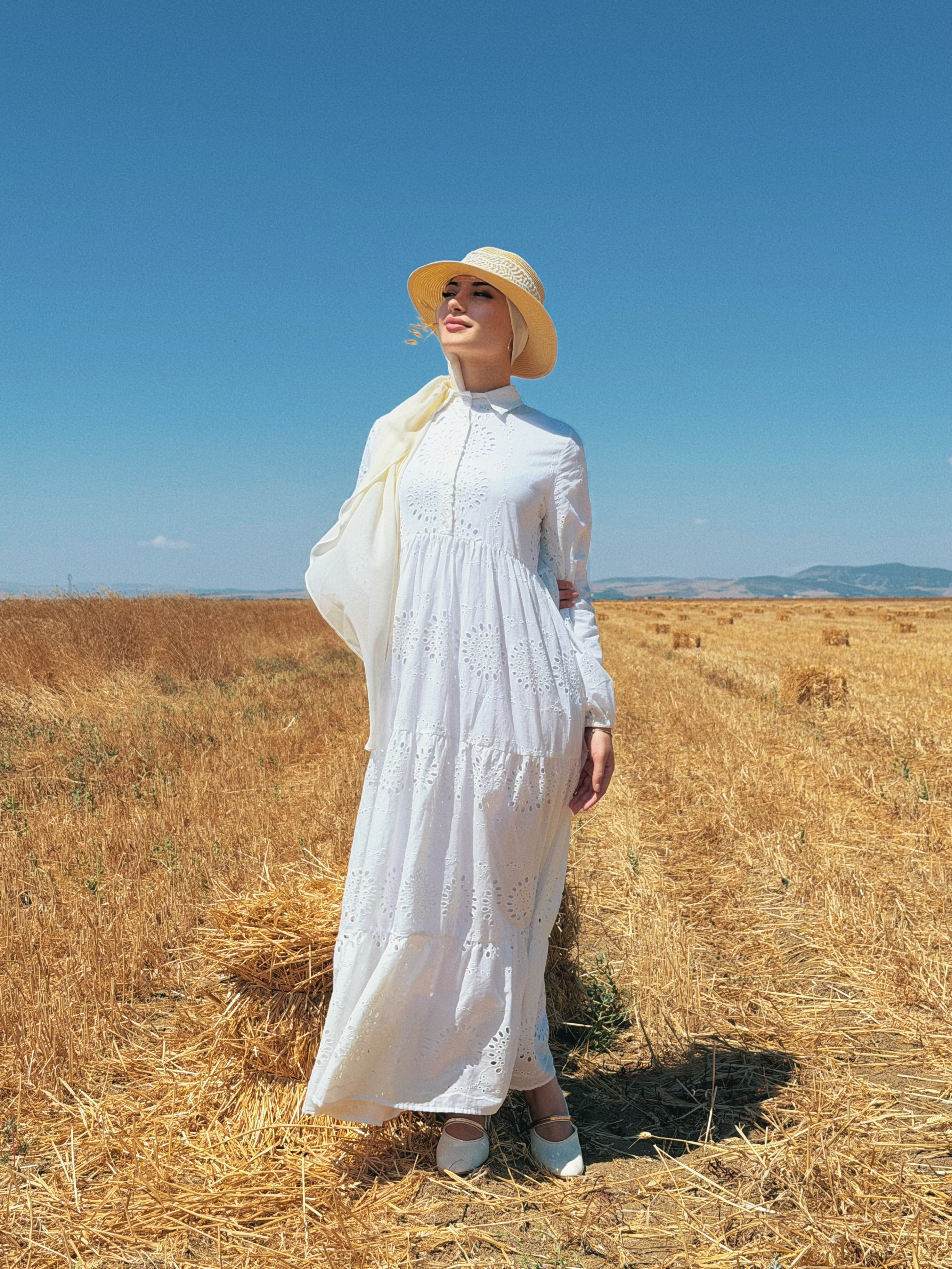 Robe en Broderie Anglaise – Voile de Coton